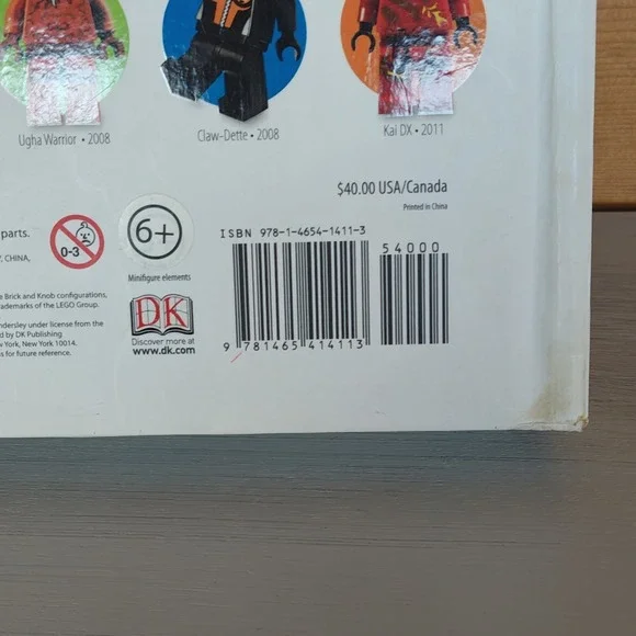 LEGO Minifigure Year by Year: a Visual History Figures Included 9781465414113 - Picture 3 of 8